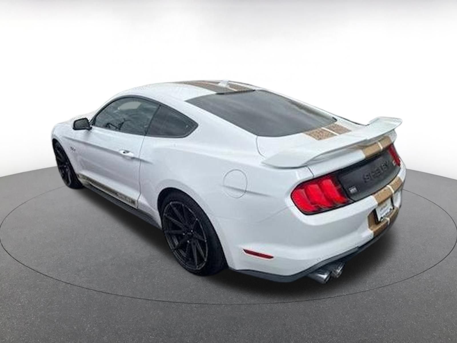 Used 2022 Ford Mustang GT Premium w/ GT Performance Package RWD image 3