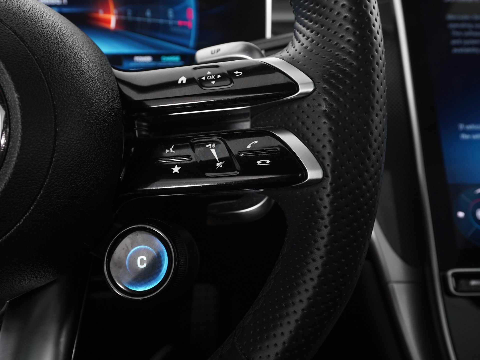 Used 2024 Mercedes-Benz GLC 43 AMG 4MATIC image 22