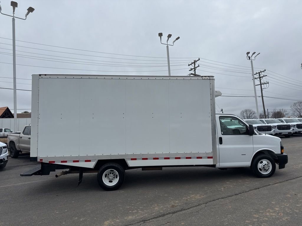 Used 2024 Chevrolet Express 3500 w/ Power Convenience Package image 6