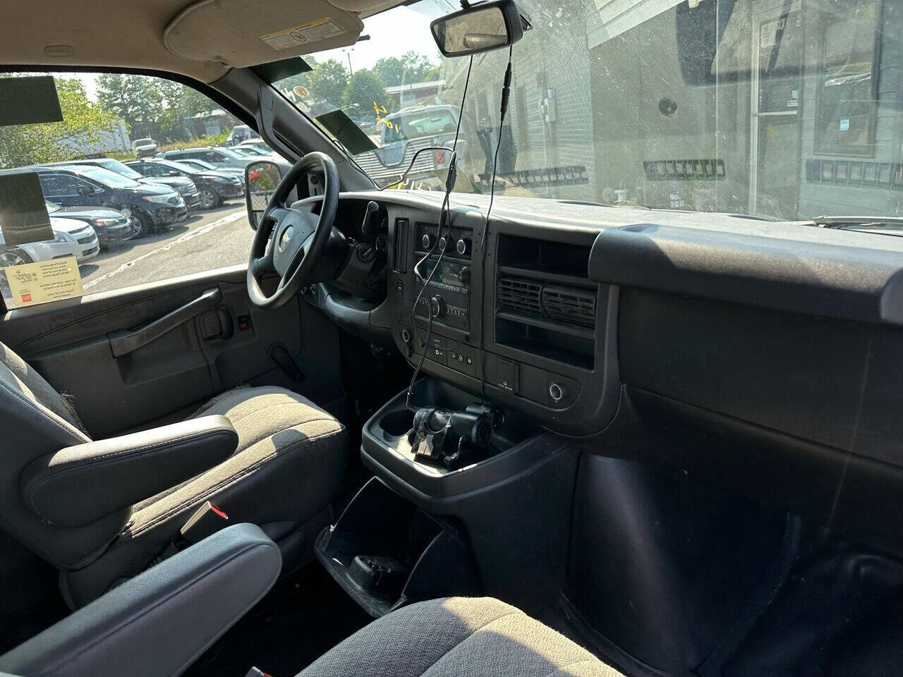 Used 2018 Chevrolet Express 3500 w/ Driver Convenience Package image 22