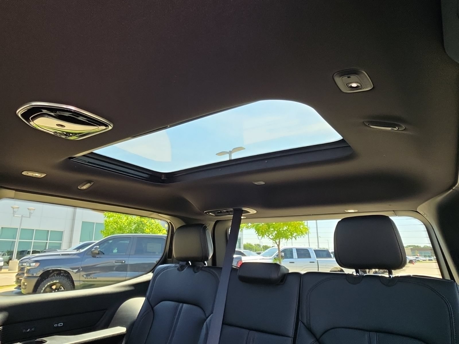 New 2026 Jeep Grand Wagoneer 2WD w/ Premium Group I image 19