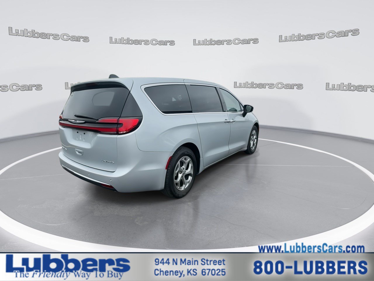 Used 2024 Chrysler Pacifica Limited FWD image 8