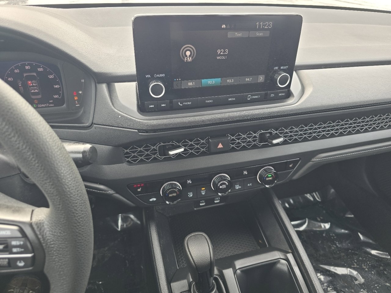 Certified 2023 Honda Accord EX image 29