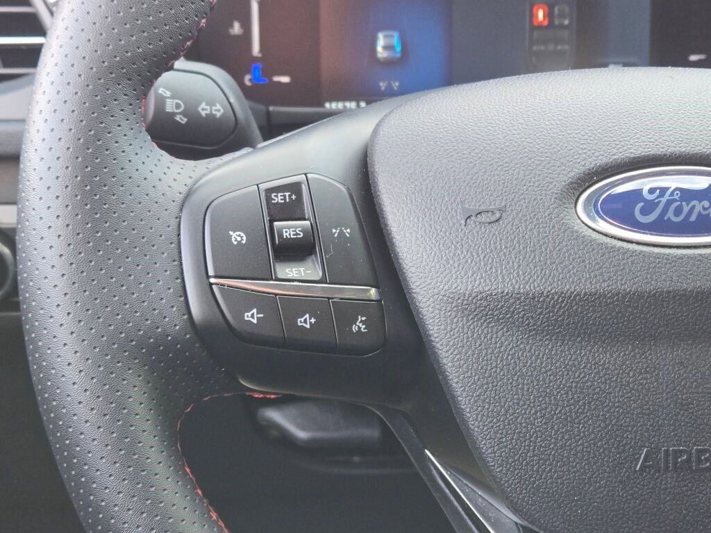 Used 2025 Ford Escape ST-Line Select image 32