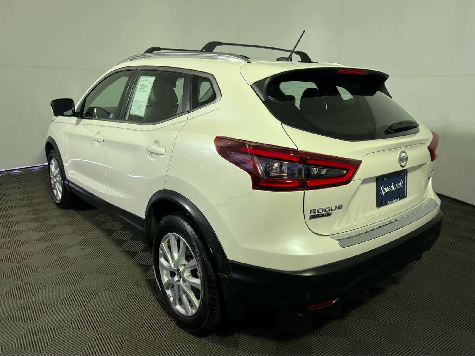 Certified 2020 Nissan Rogue Sport SV w/ Technology Package AWD/4WD image 5