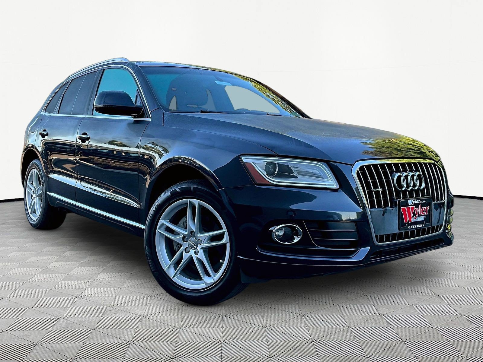 Used 2015 Audi Q5 2.0T Premium Plus w/ Technology Package AWD/4WD image 3