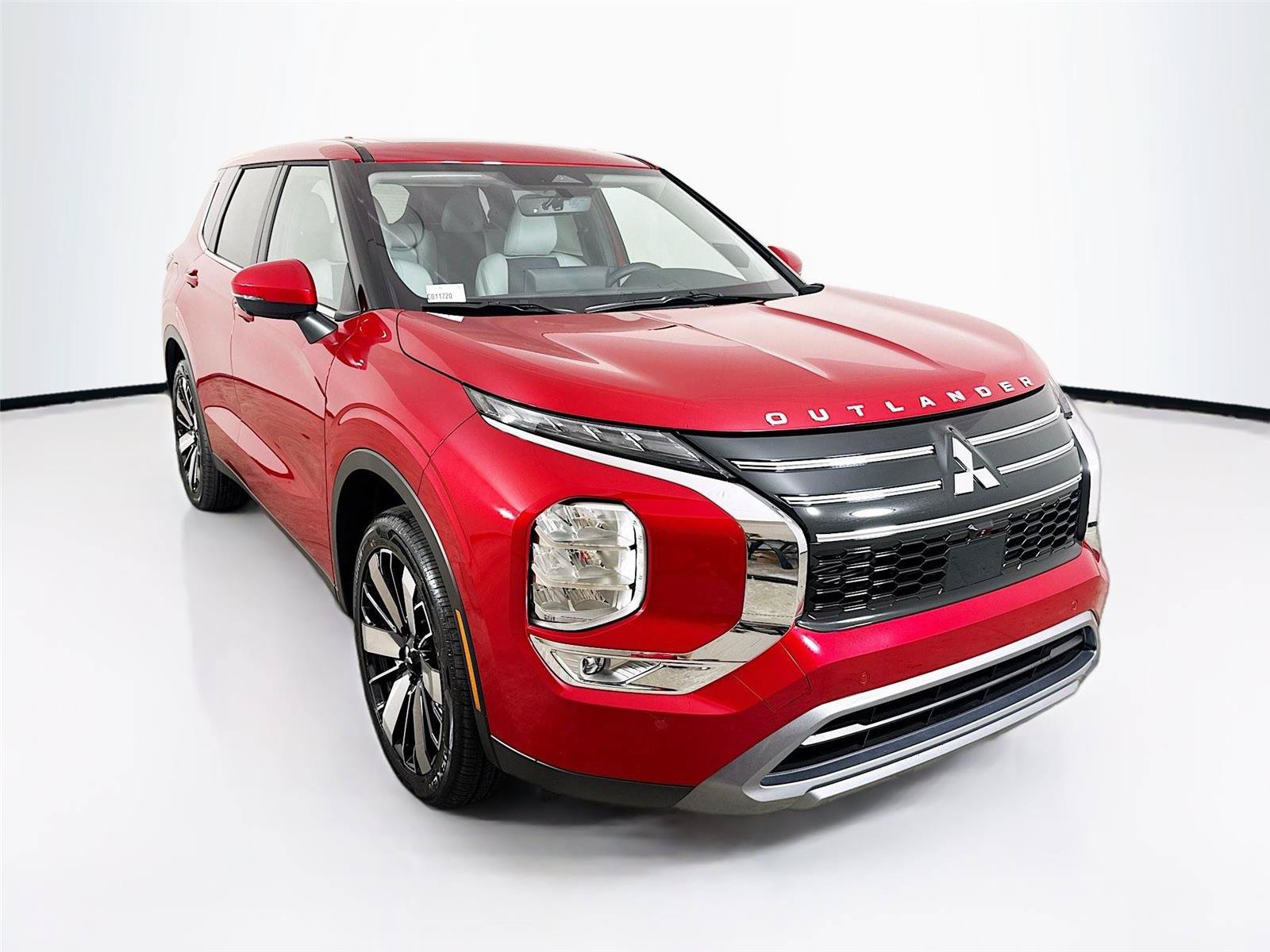 New 2026 Mitsubishi Outlander SE FWD image 2