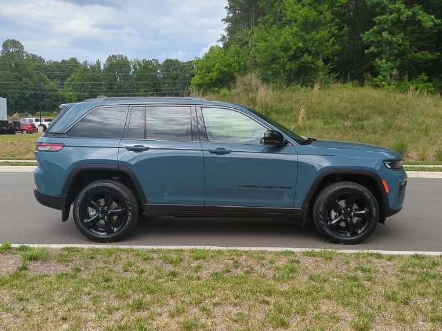 New 2026 Jeep Grand Cherokee Limited w/ Limited Altitude Package RWD image 14