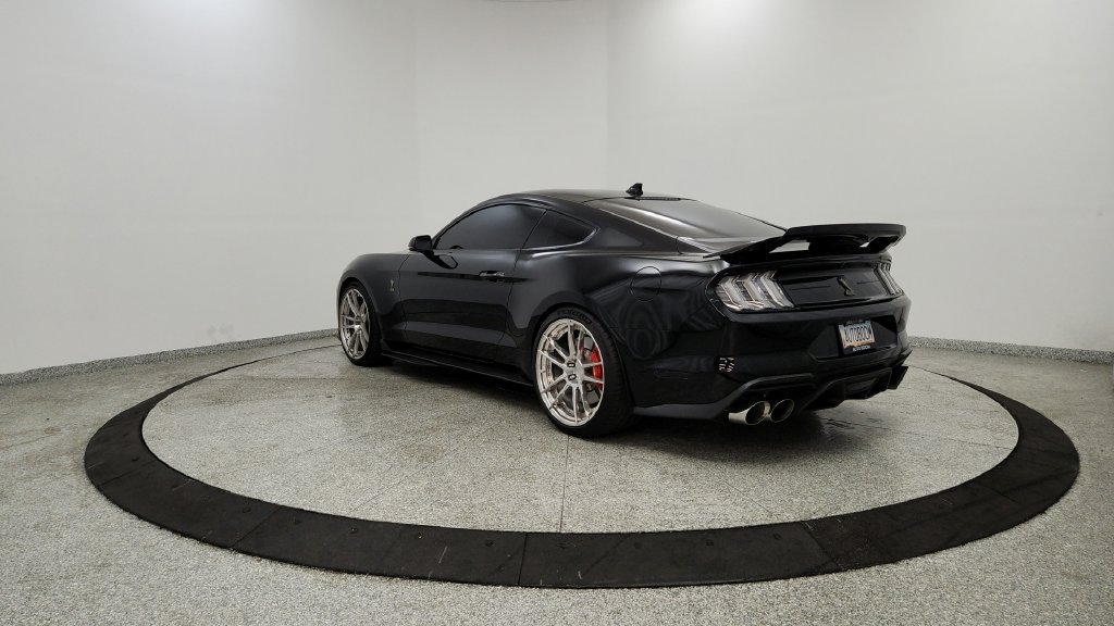 Used 2020 Ford Mustang Shelby GT500 w/ Technology Package RWD image 3