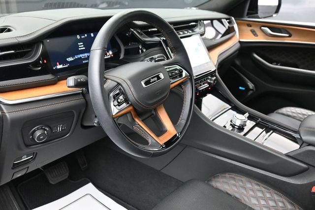 Used 2023 Jeep Grand Cherokee L Summit AWD/4WD image 14