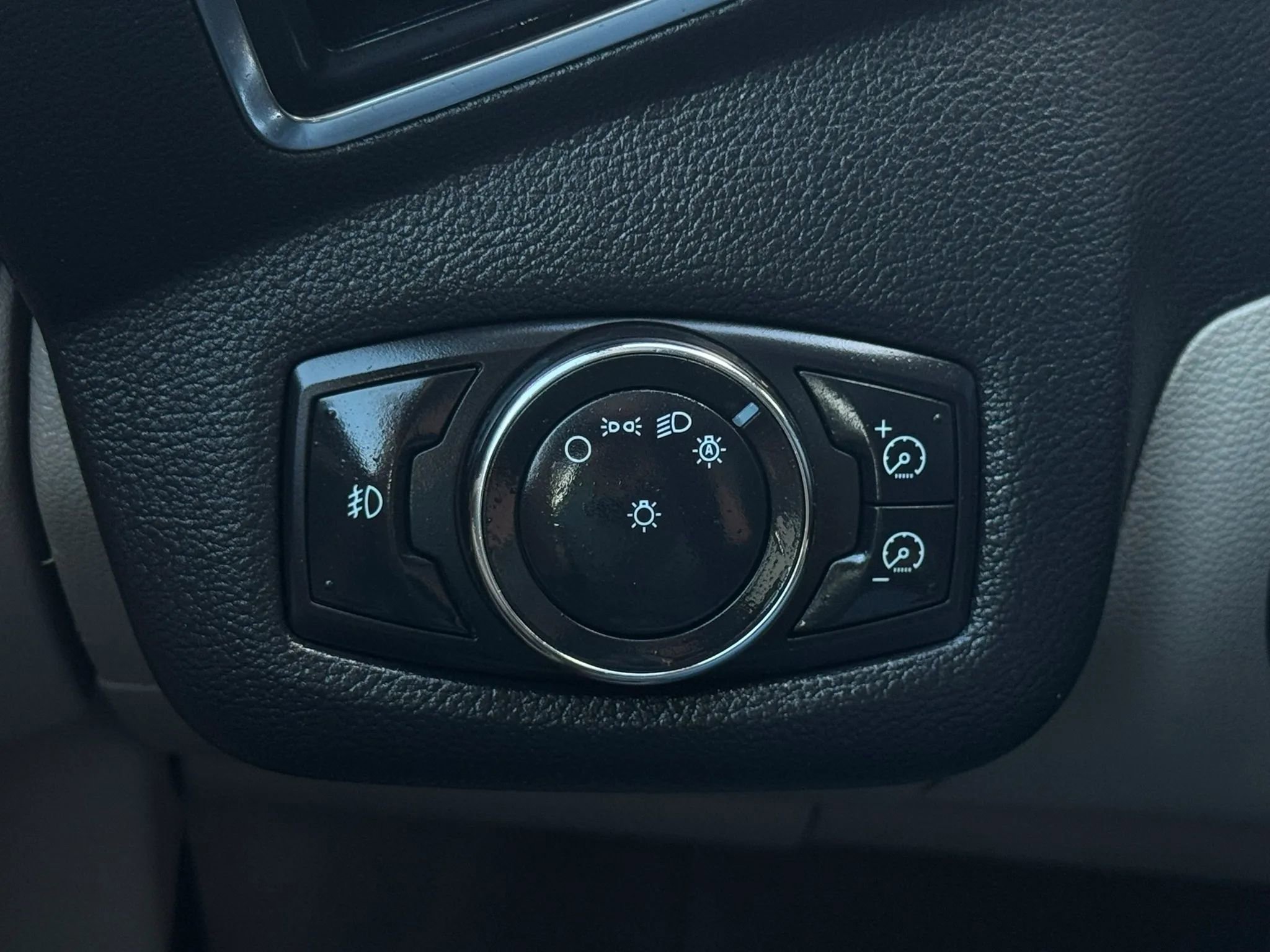 Used 2013 Ford C-MAX SEL image 33