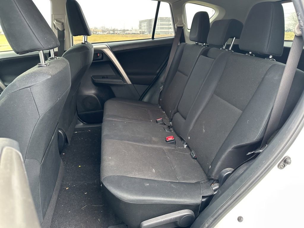 Used 2015 Toyota RAV4 LE image 14
