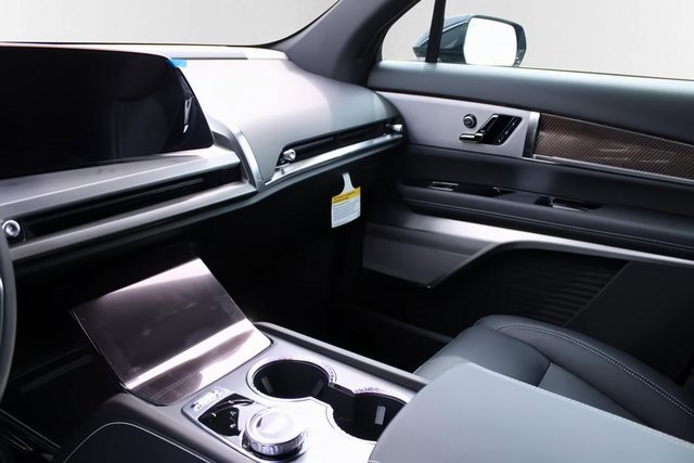 New 2026 Cadillac Vistiq Luxury image 15