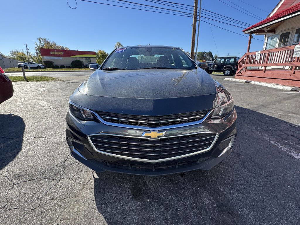 Used 2017 Chevrolet Malibu LT w/ Leather Package image 2
