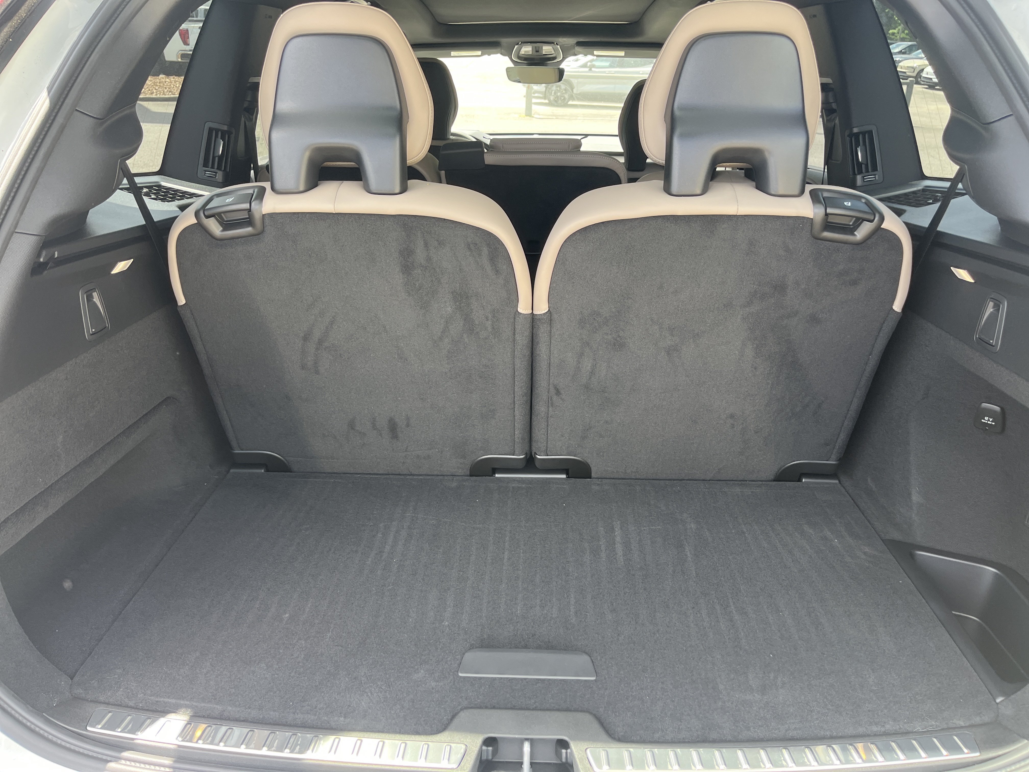 New 2026 Volvo XC90 T8 Ultra w/ Protection Package Premier AWD/4WD image 8