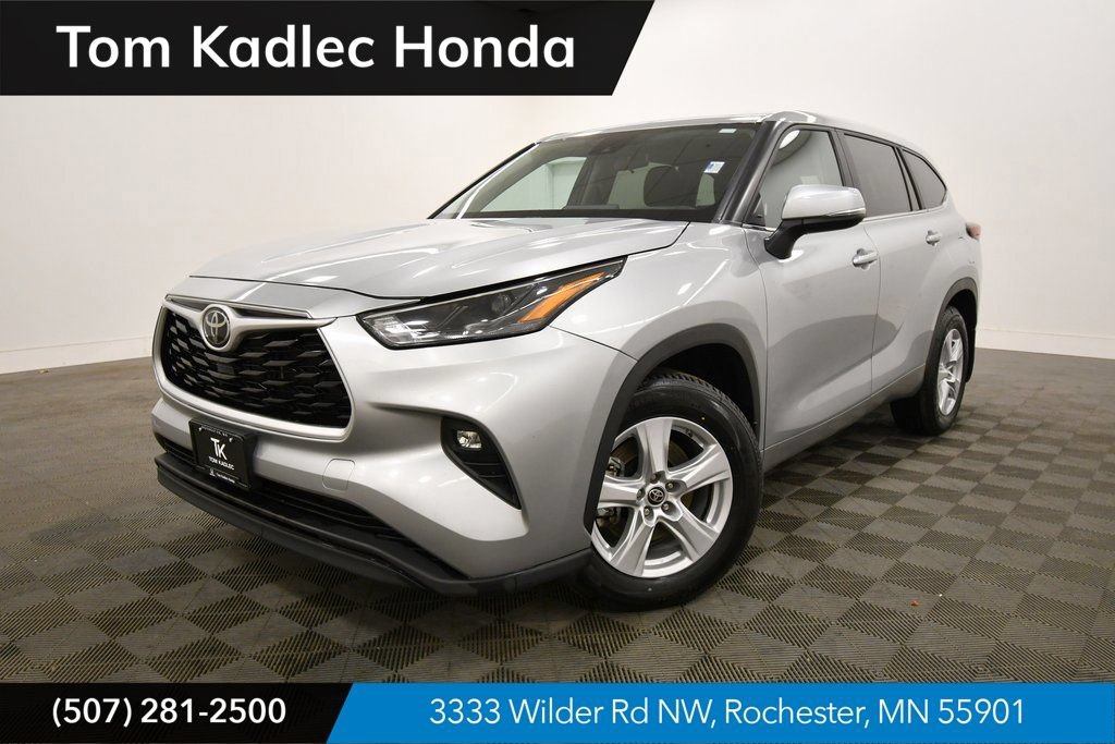 Used 2024 Toyota Highlander LE AWD/4WD video 1