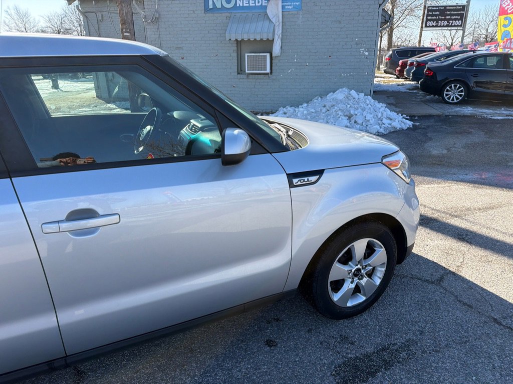 Used 2017 Kia Soul FWD image 10