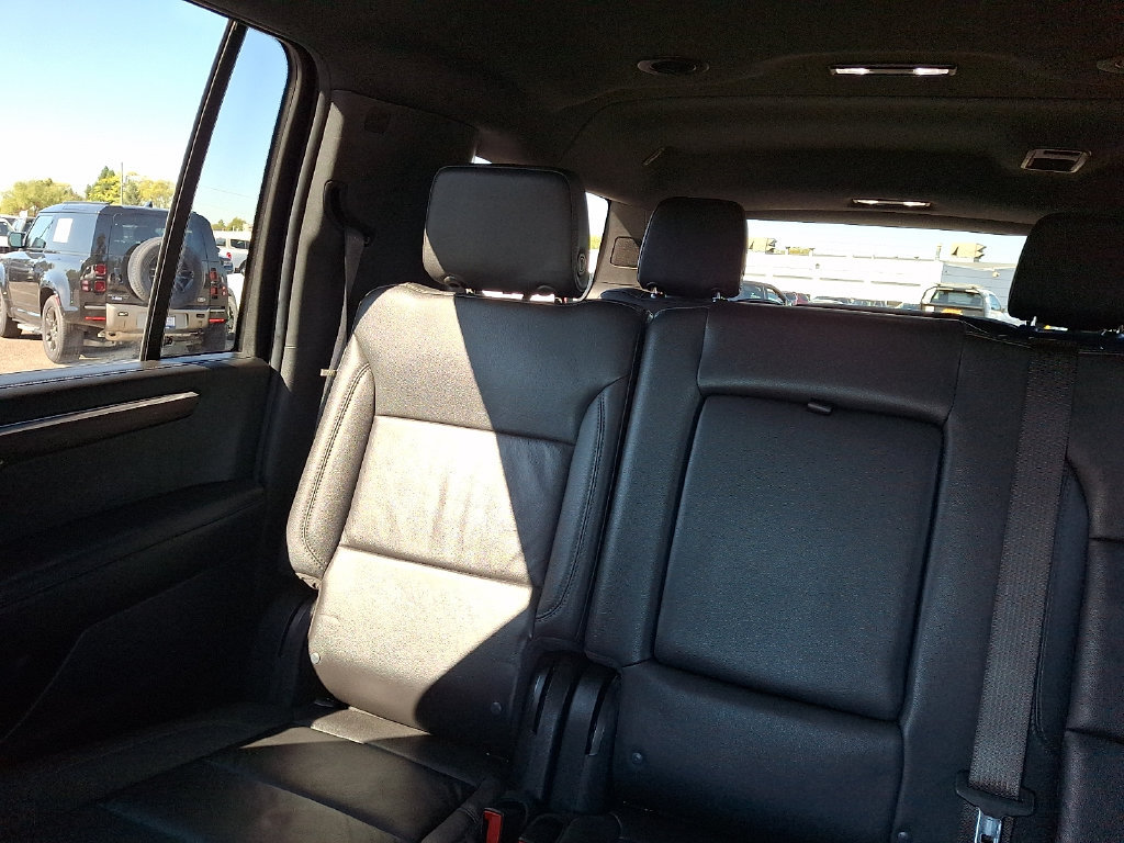 Used 2025 Chevrolet Suburban Z71 AWD/4WD image 19