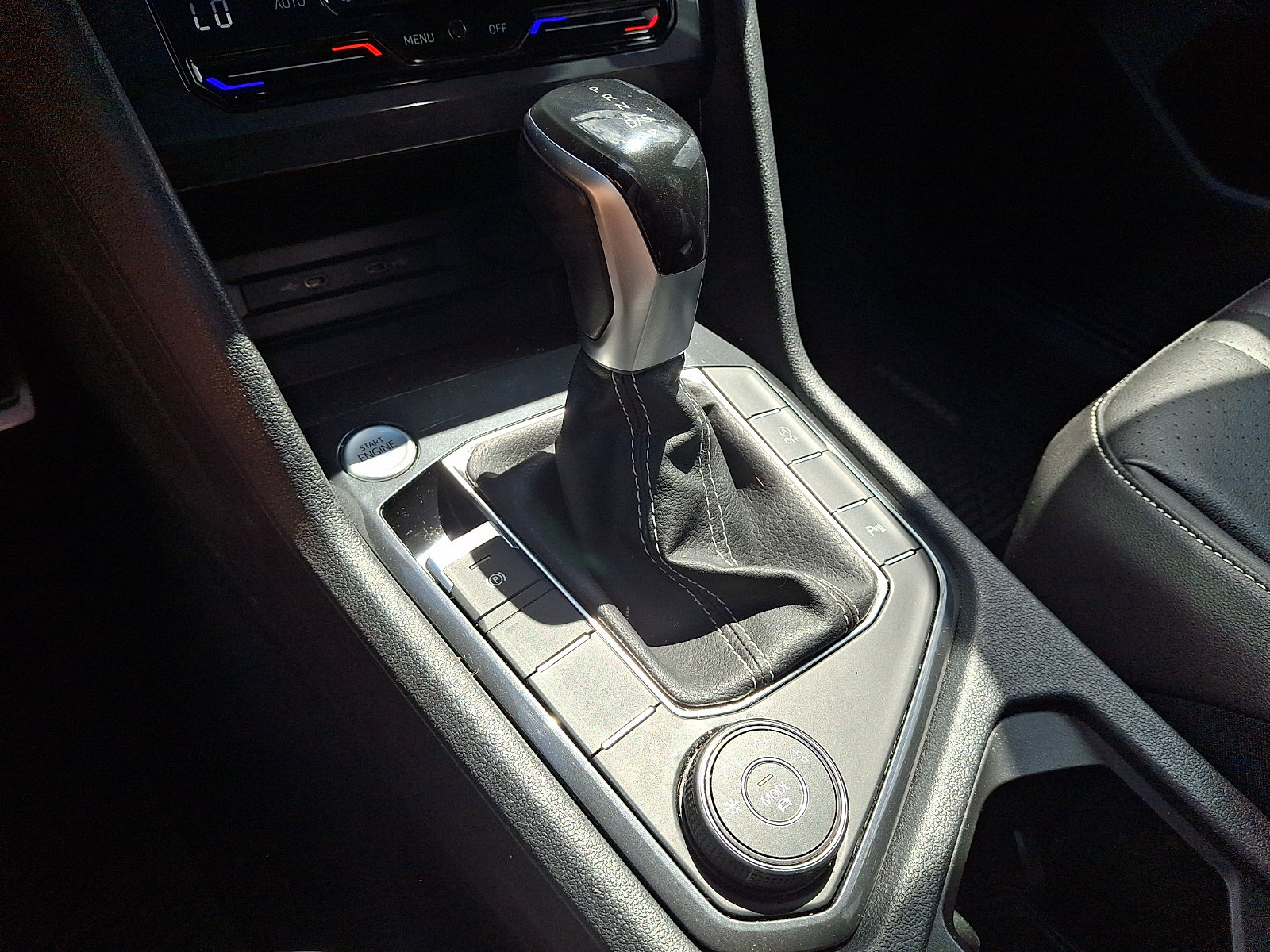 Certified 2022 Volkswagen Tiguan SE R-Line AWD/4WD image 15