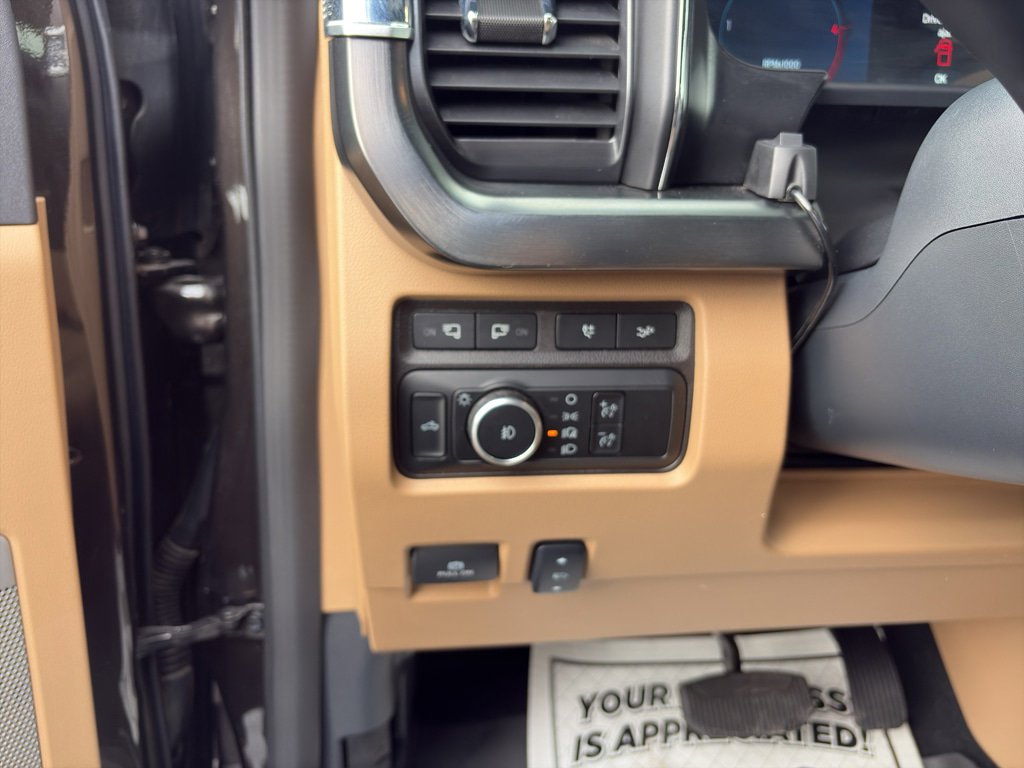 Used 2024 Ford F350 Lariat AWD/4WD image 13