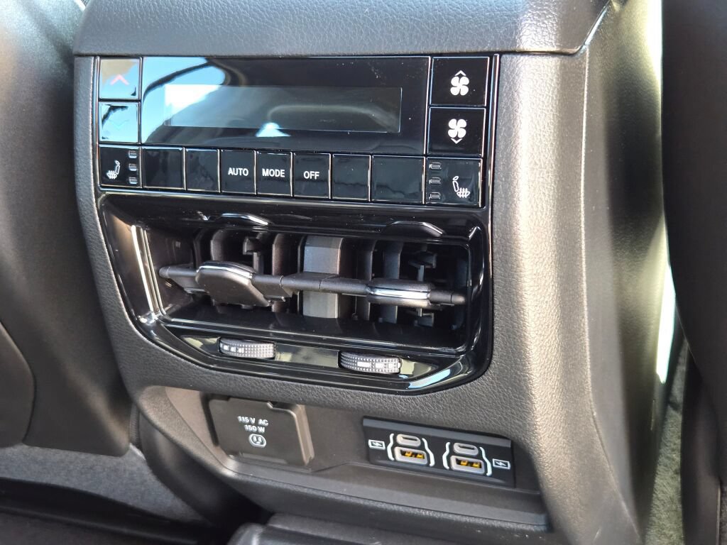 New 2025 Jeep Grand Cherokee L Limited AWD/4WD image 12