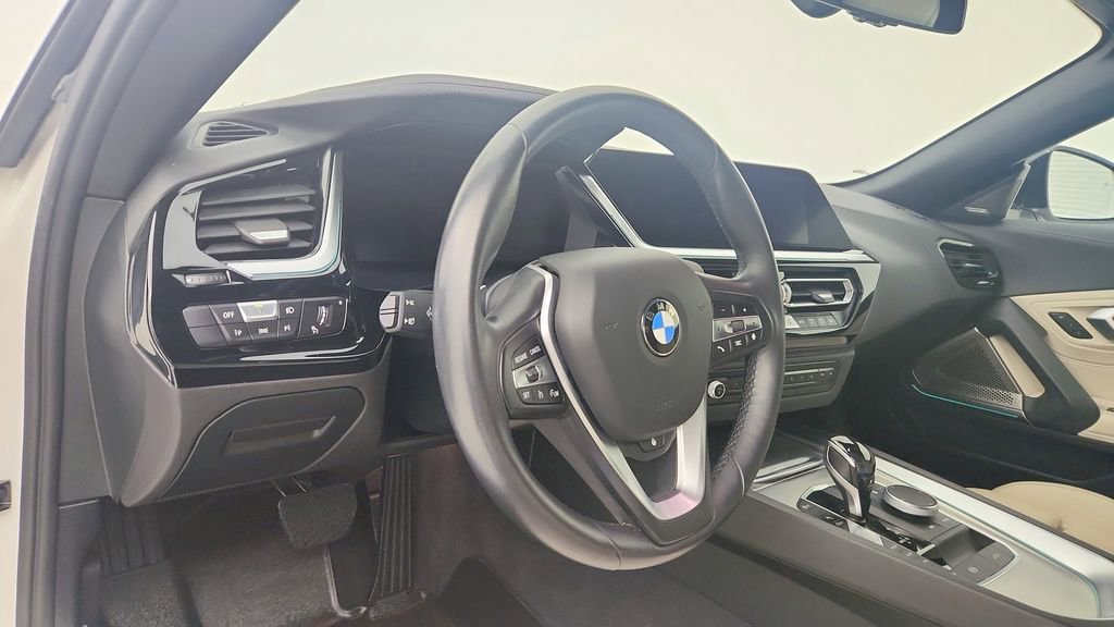 Used 2020 BMW Z4 sDrive30i w/ Executive Package image 14