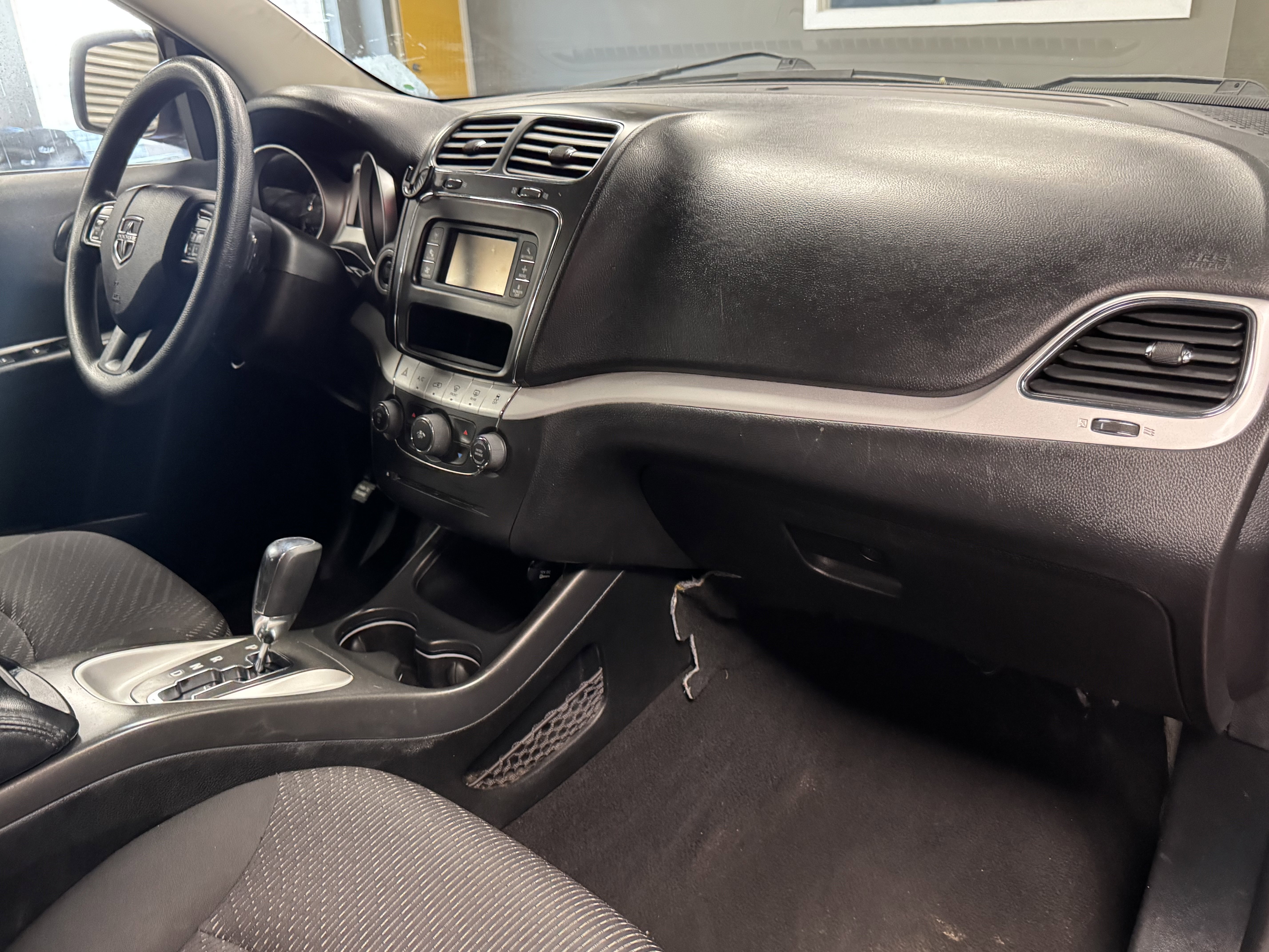Used 2015 Dodge Journey SXT w/ Flexible Seating Group image 14