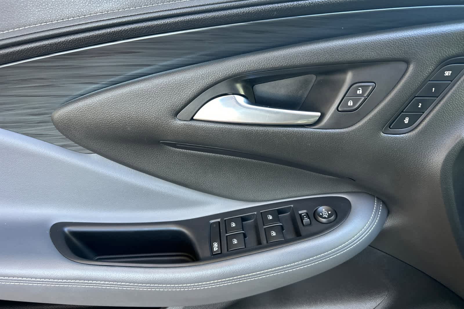 Used 2020 Buick Envision Essence FWD image 10