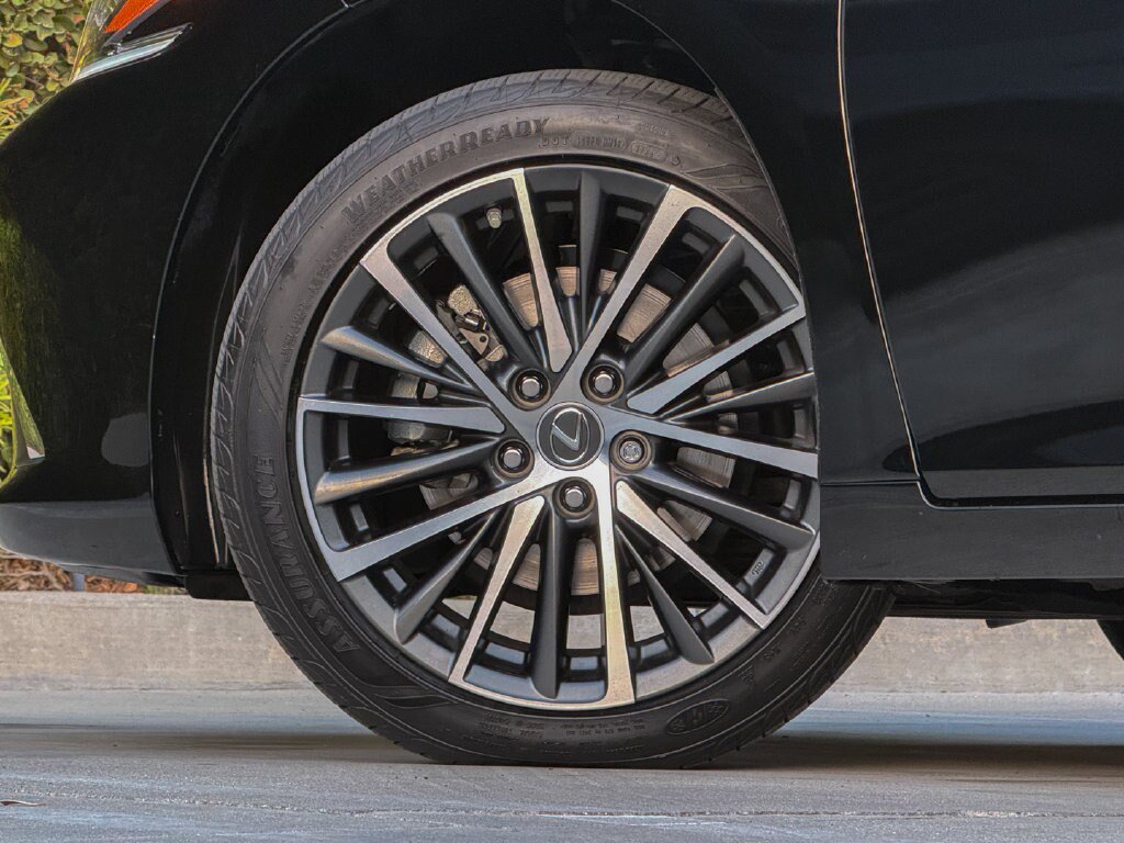 Certified 2024 Lexus ES 300h w/ Premium Package FWD image 8