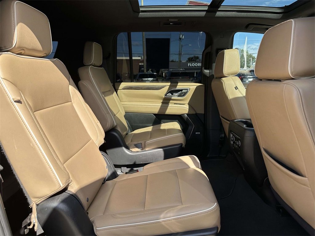 Used 2023 Chevrolet Suburban Premier w/ Premium Package 2 image 16