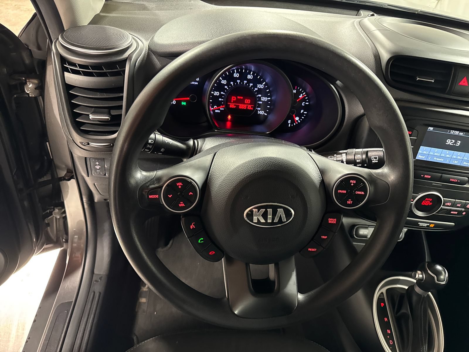 Used 2017 Kia Soul + FWD image 19