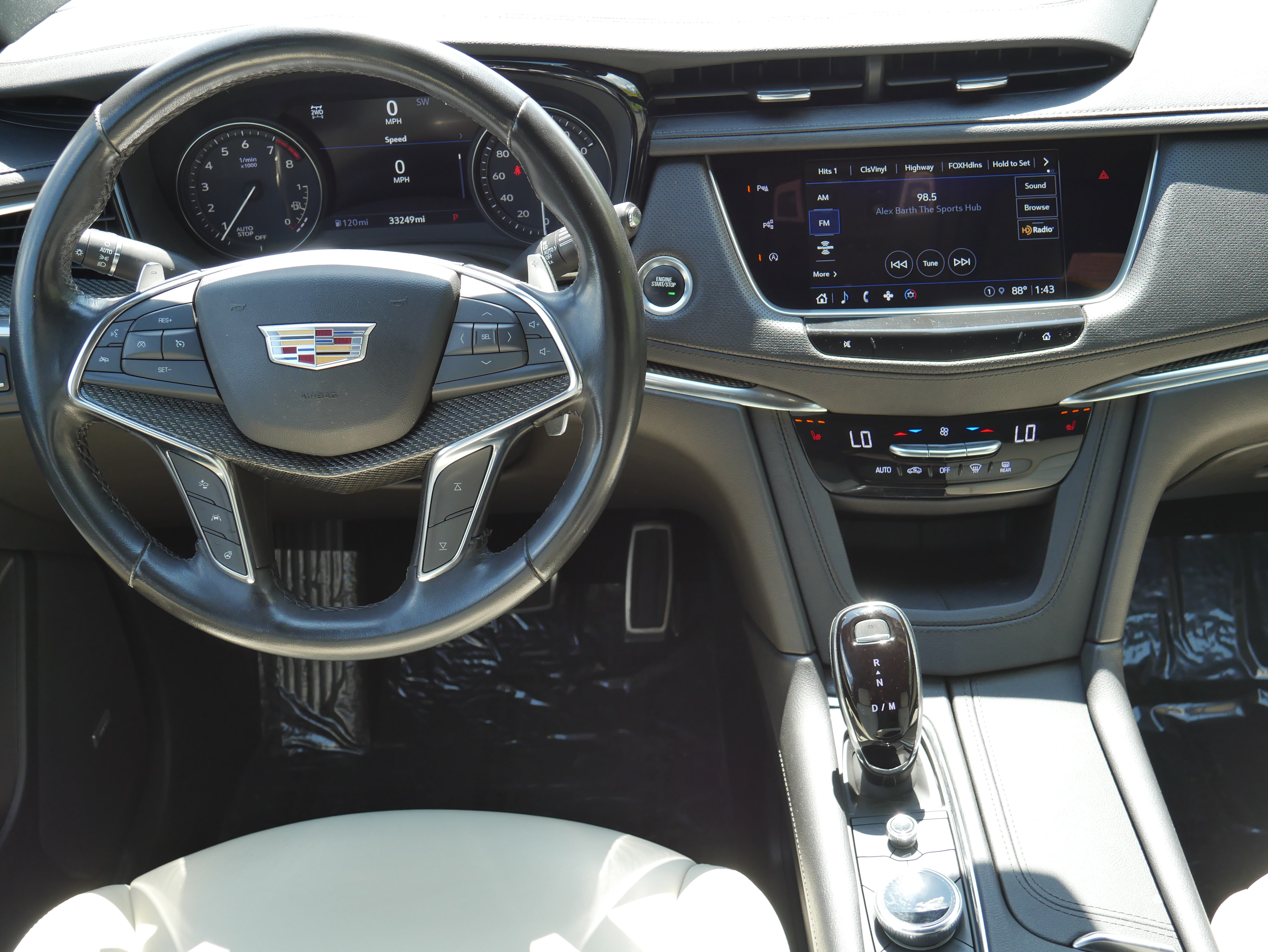 Certified 2022 Cadillac XT5 Sportv w/ Technology Package AWD/4WD image 16