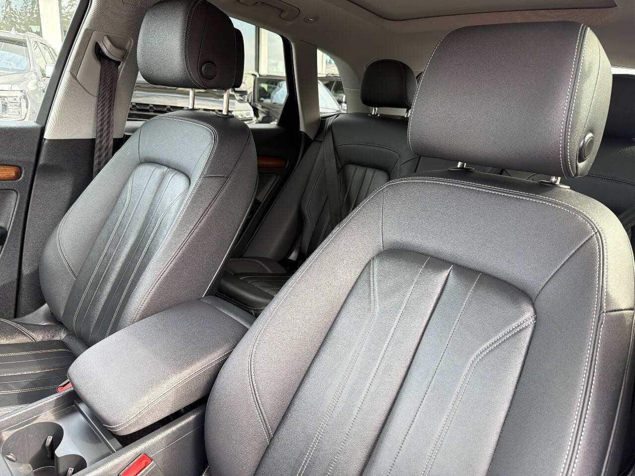 Used 2023 Audi Q5 2.0T Premium w/ Convenience Package AWD/4WD image 35