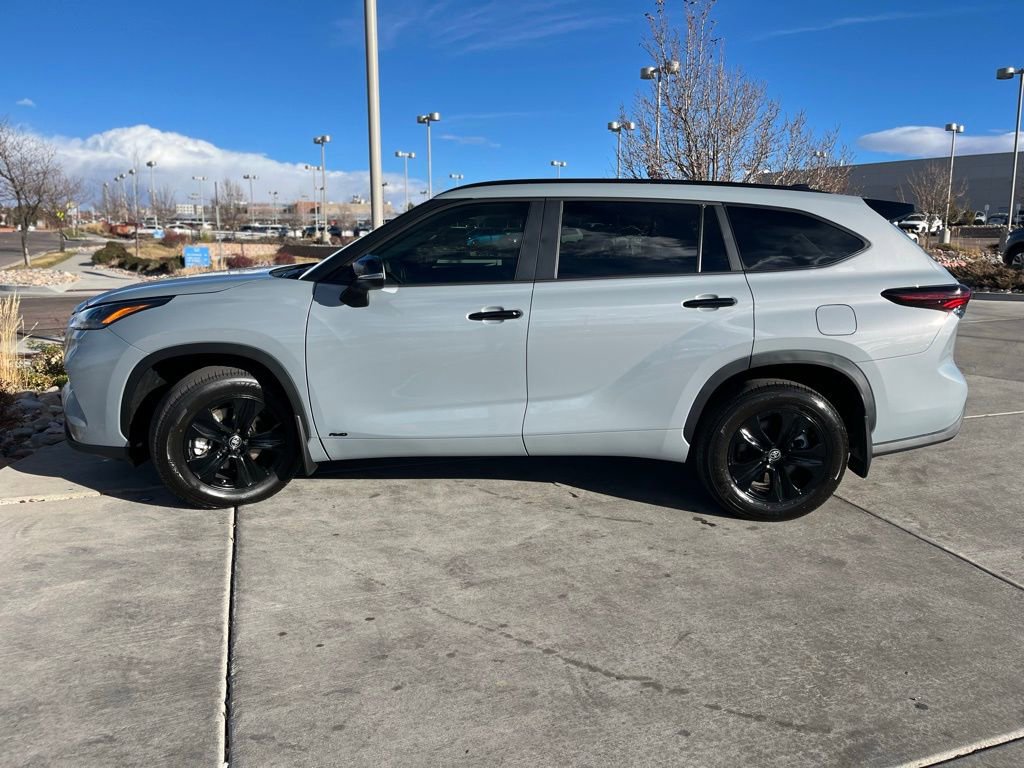 Used 2025 Toyota Highlander XLE image 4