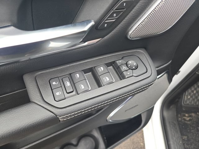 New 2026 RAM 1500 Laramie w/ Night Edition AWD/4WD image 9