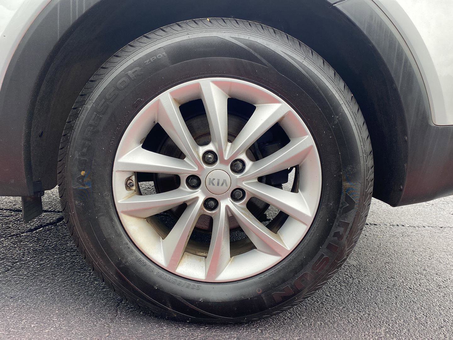 Used 2018 Kia Sorento L FWD image 32