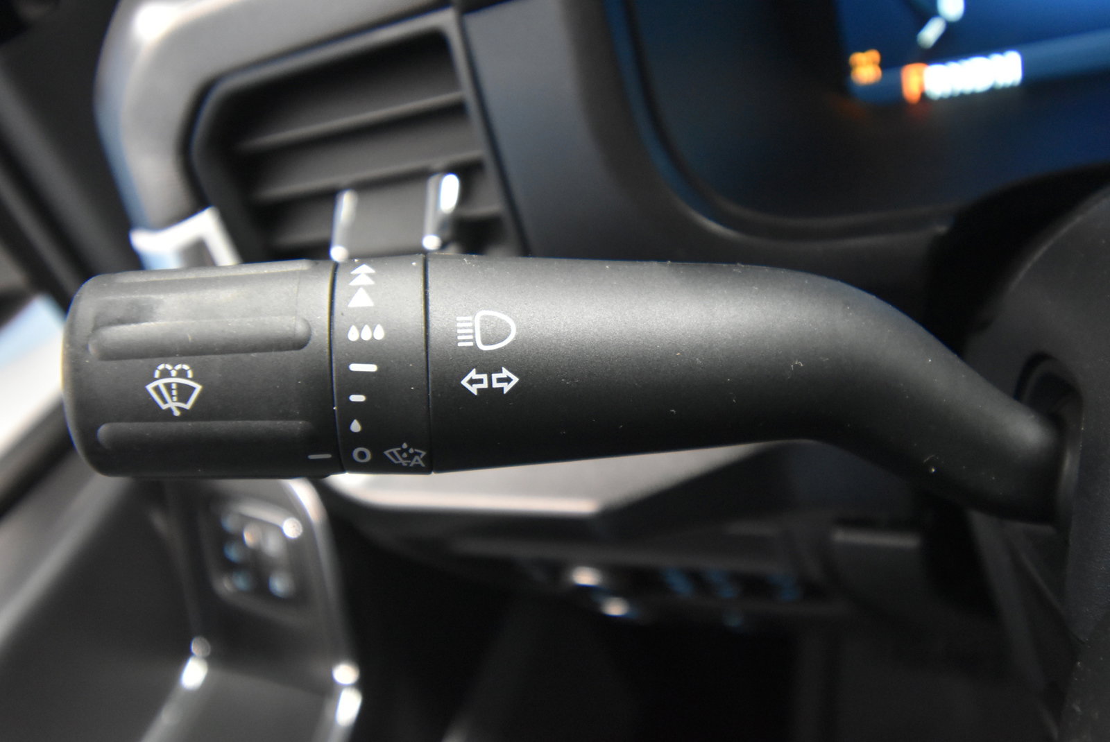 New 2025 Ford F150 Platinum w/ Equipment Group 702A High image 10