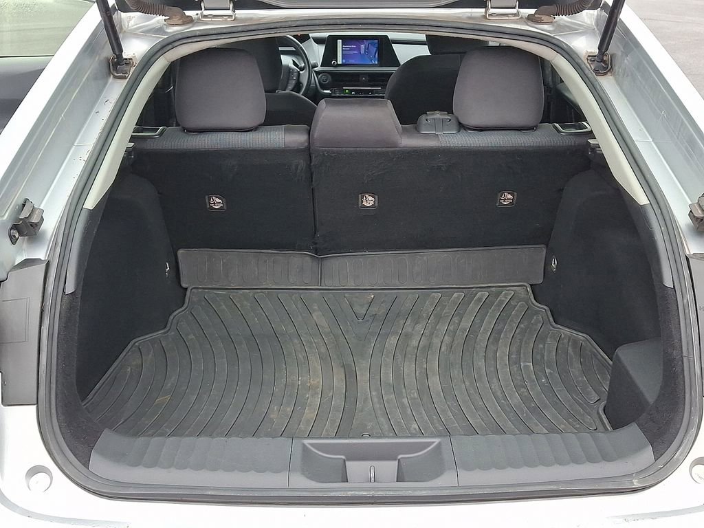 Used 2023 Toyota Prius LE image 28