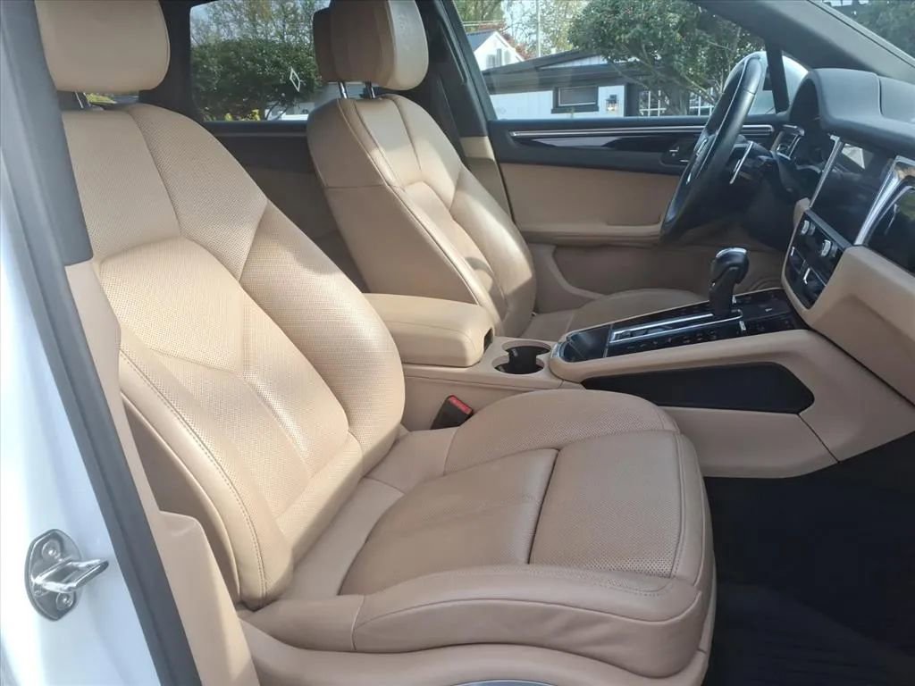Used 2022 Porsche Macan image 12