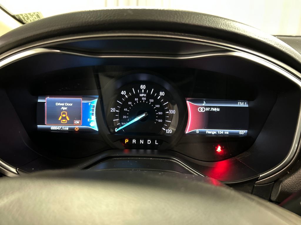 Used 2019 Ford Fusion SE image 15