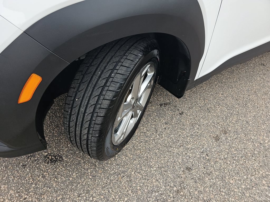Certified 2023 Hyundai Kona SEL w/ Convenience Package AWD/4WD image 28
