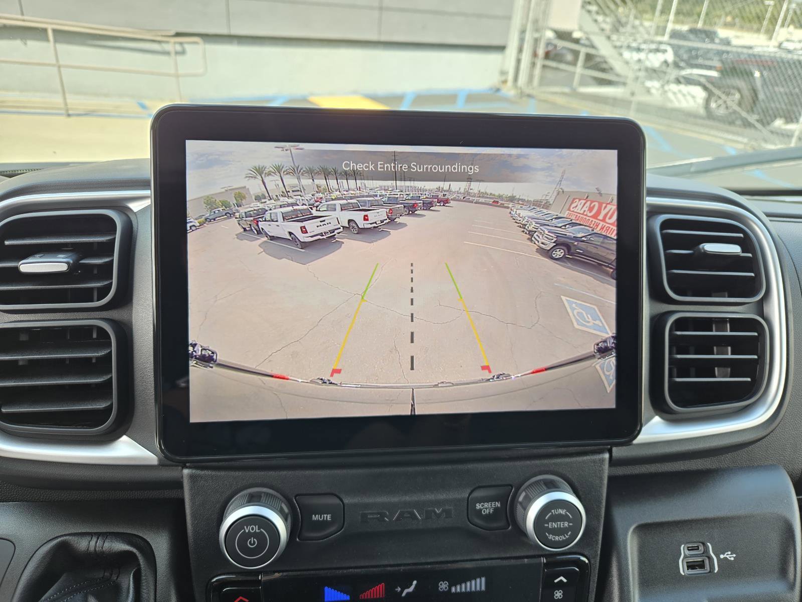 New 2026 RAM ProMaster 1500 w/ Quick Order Package 22G SLT image 8