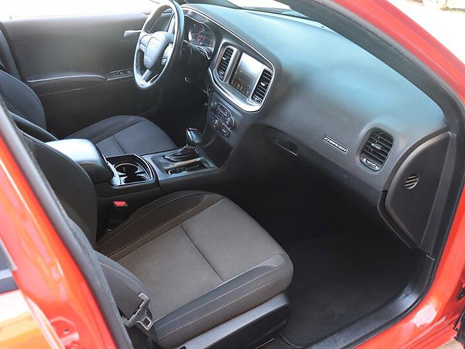Used 2020 Dodge Charger SXT w/ Blacktop Package RWD image 18