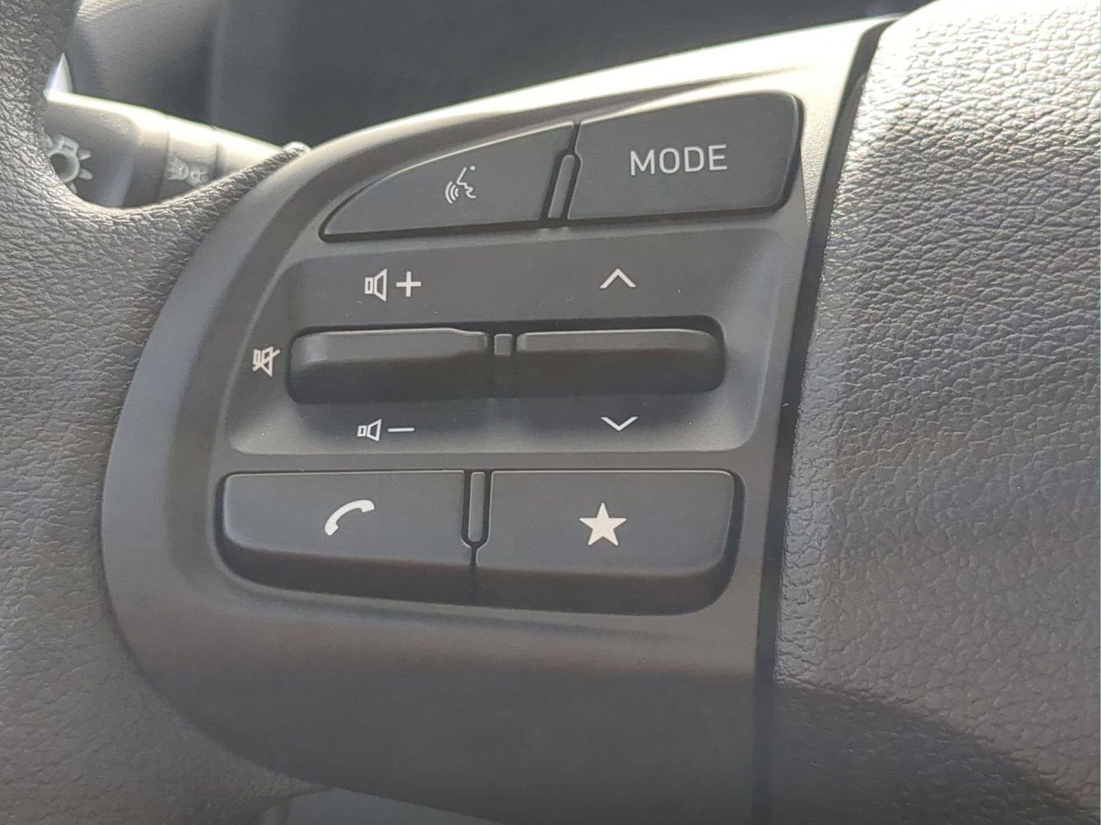New 2026 Hyundai Venue SE FWD image 31