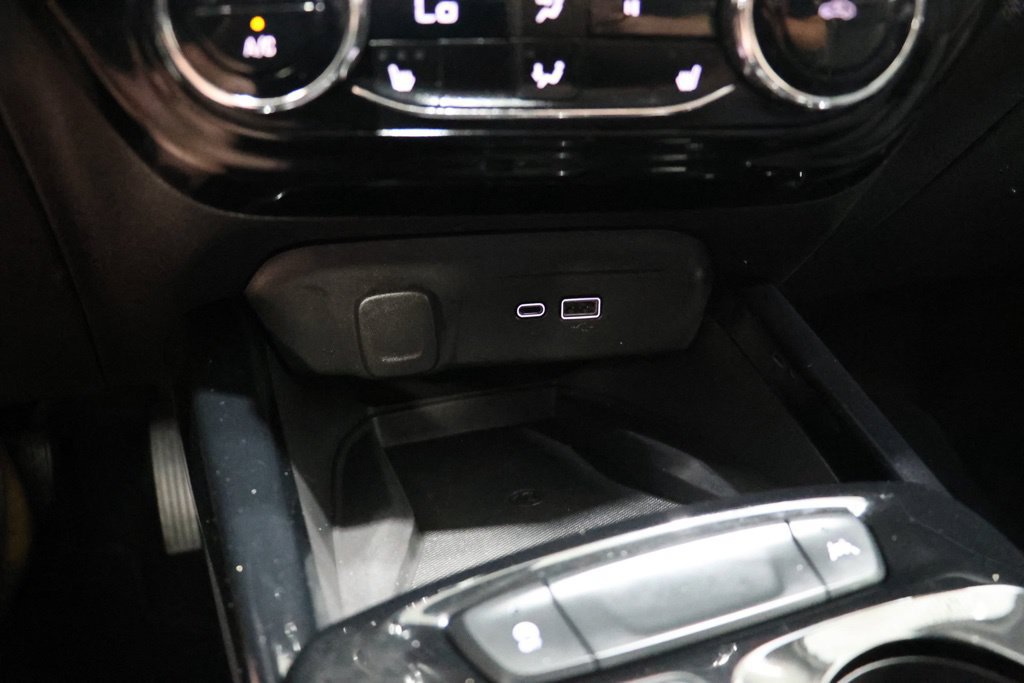 Used 2025 Chevrolet Trax ACTIV w/ Sunroof Package FWD image 27