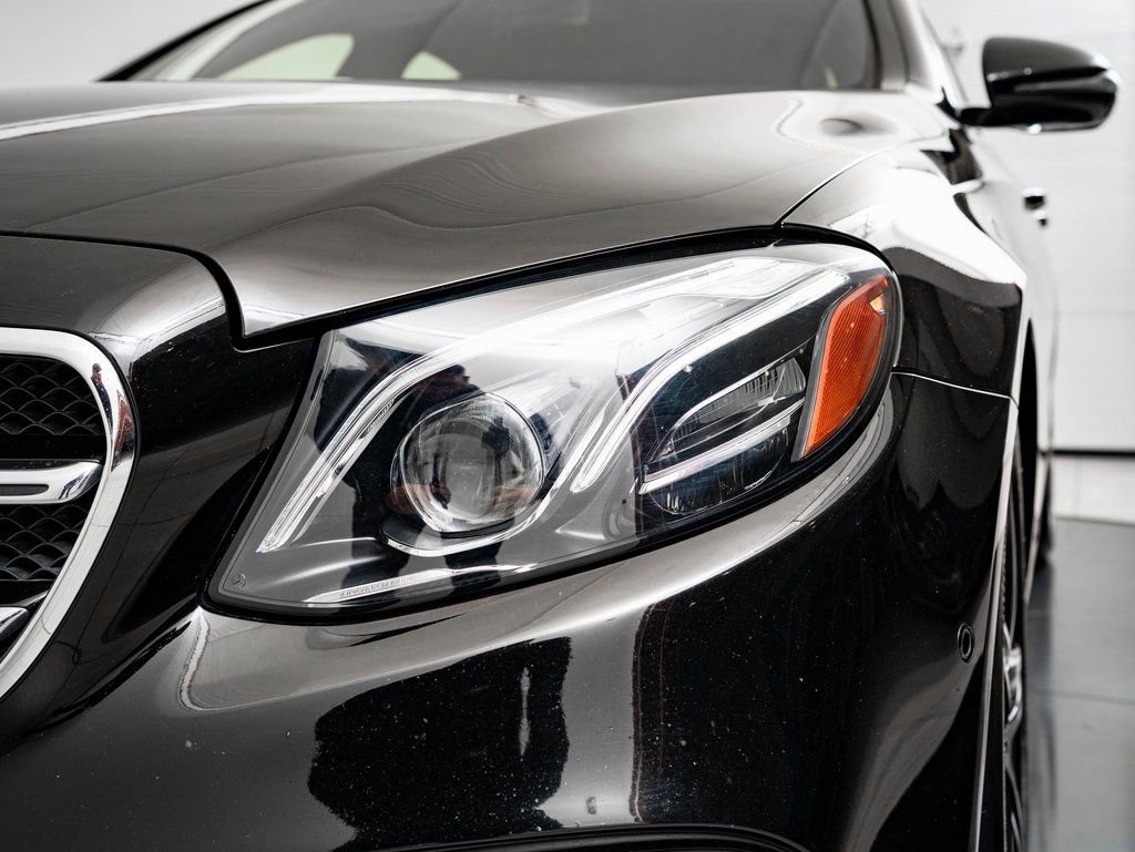 Used 2018 Mercedes-Benz E 400 4MATIC Sedan image 16