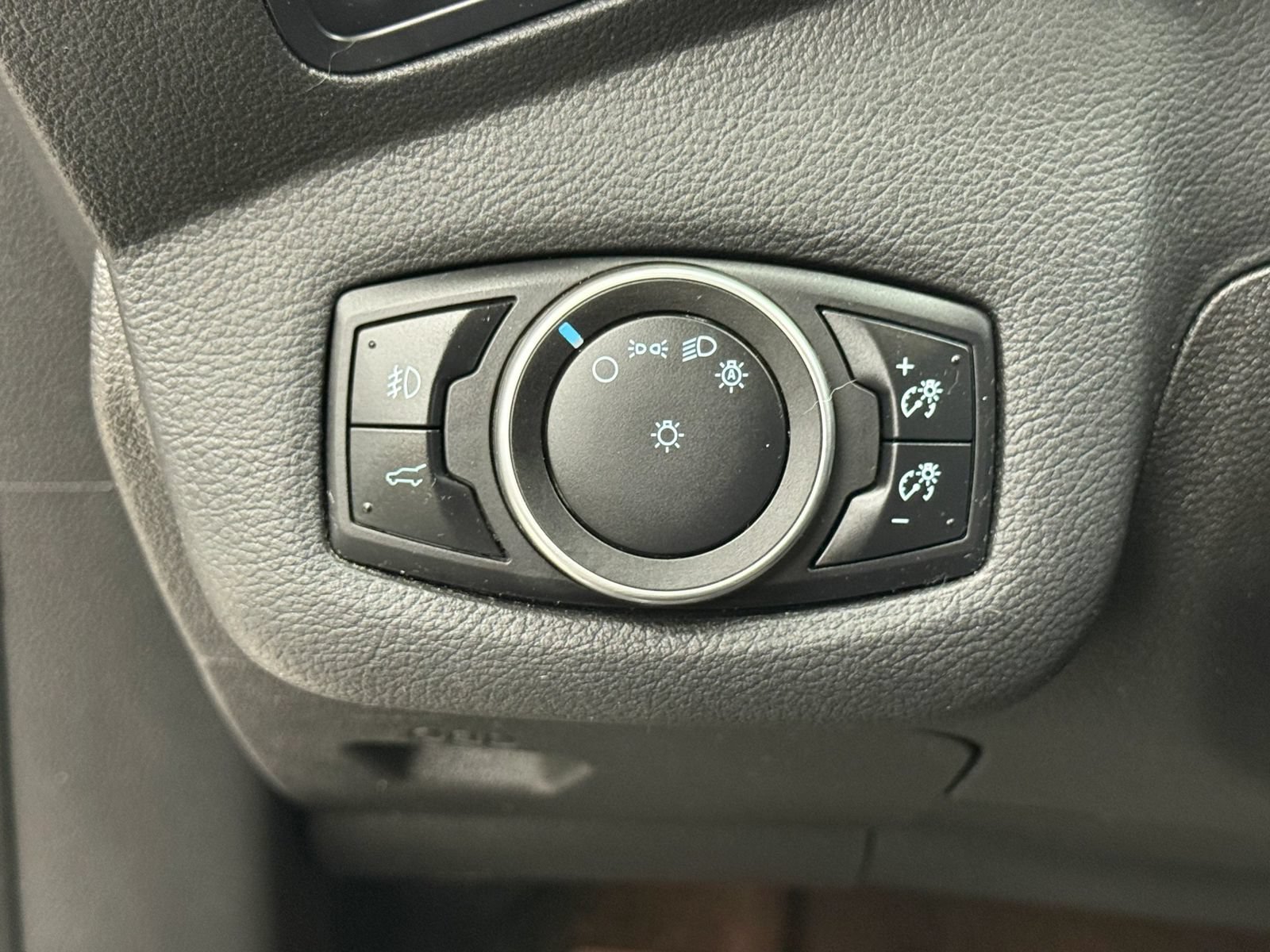 Used 2017 Ford Escape SE FWD image 27
