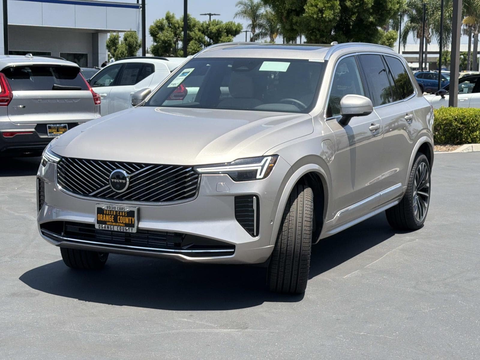 New 2026 Volvo XC90 T8 Plus w/ Protection Package Premier AWD/4WD image 3