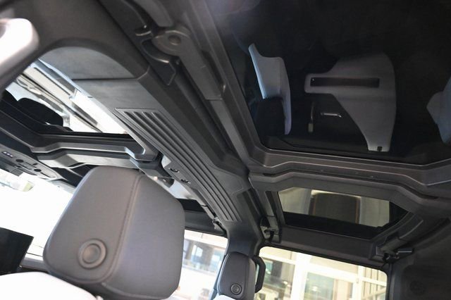 Used 2025 GMC Hummer EV 2X w/ LPO, Dark Essentials Package image 22