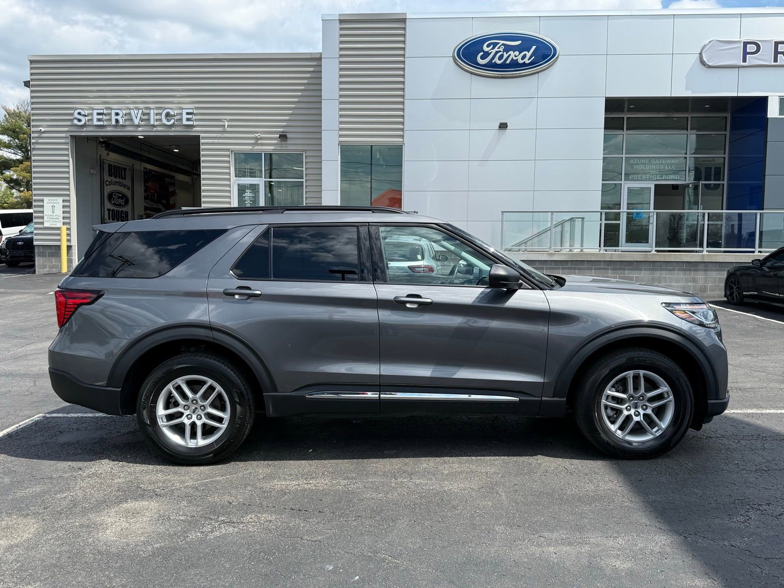Used 2025 Ford Explorer Active AWD/4WD image 15
